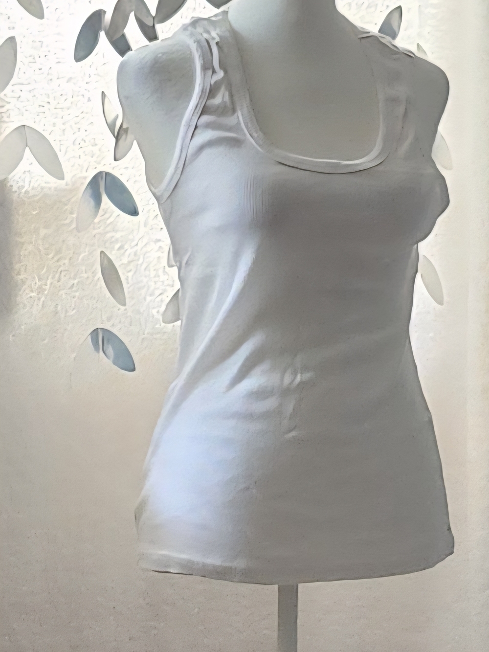 Women's White Ribbed Scoop Neck Tank Top - Picture 2 of 5